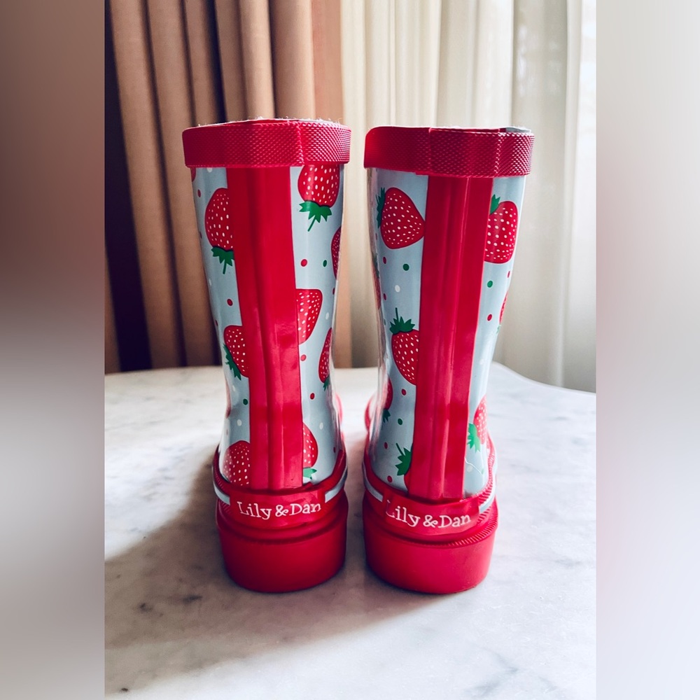 Size 7/8 Lily&Dan Girl’s Rain Boots - Strawberry - Picture 5 of 7